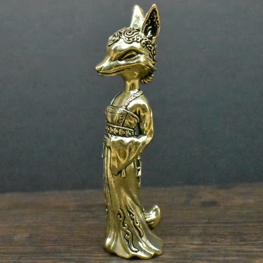 Fox Lady 🦊 - Picture 2 of 7